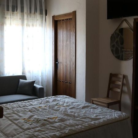 Casa Rural "La Cerecera" Los Navalucillos Екстериор снимка