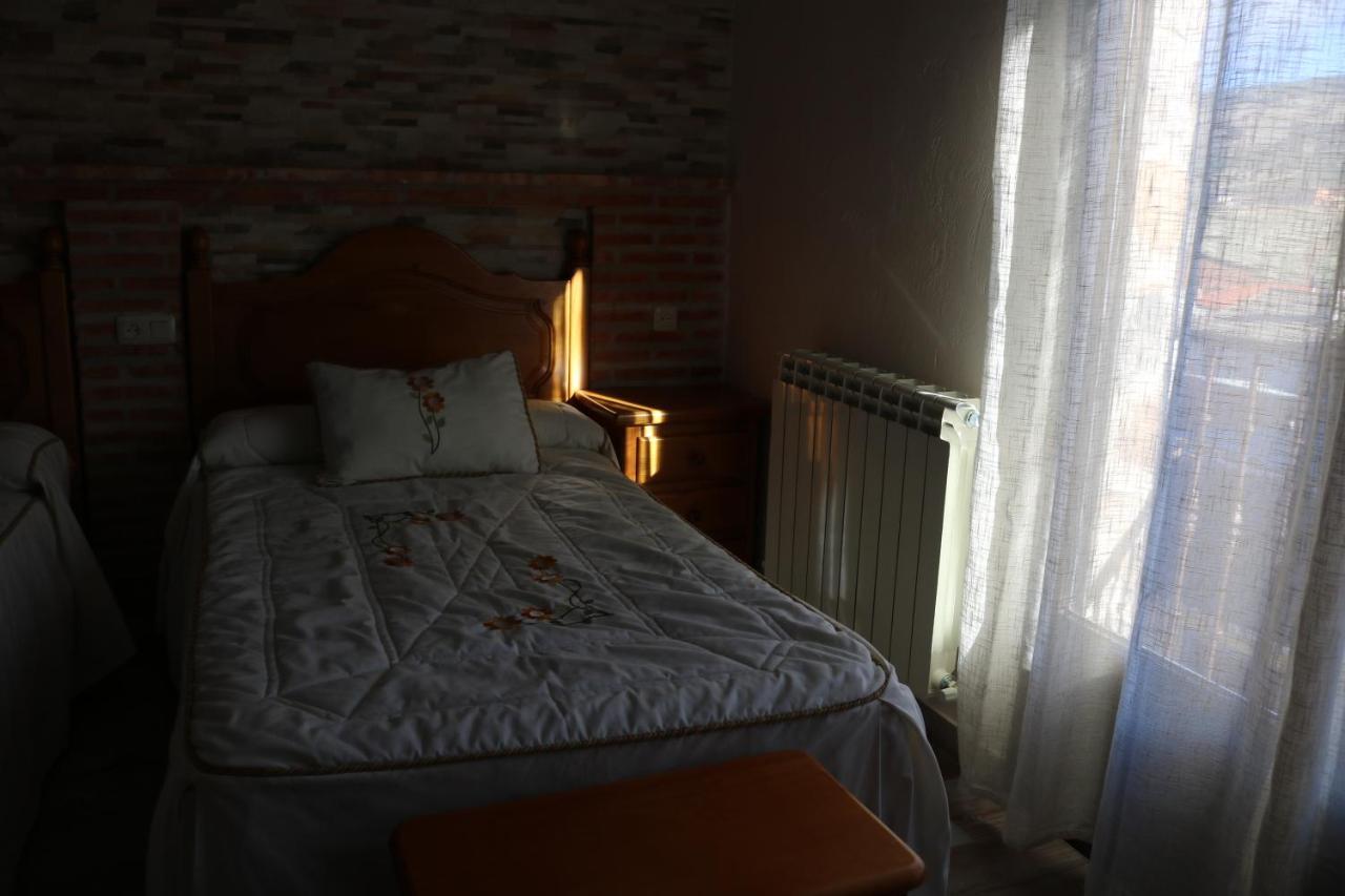 Casa Rural "La Cerecera" Los Navalucillos Екстериор снимка